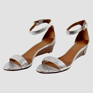 Tory Burch Savannah Metallic Wedge
Silver Sandals Sz 7 M